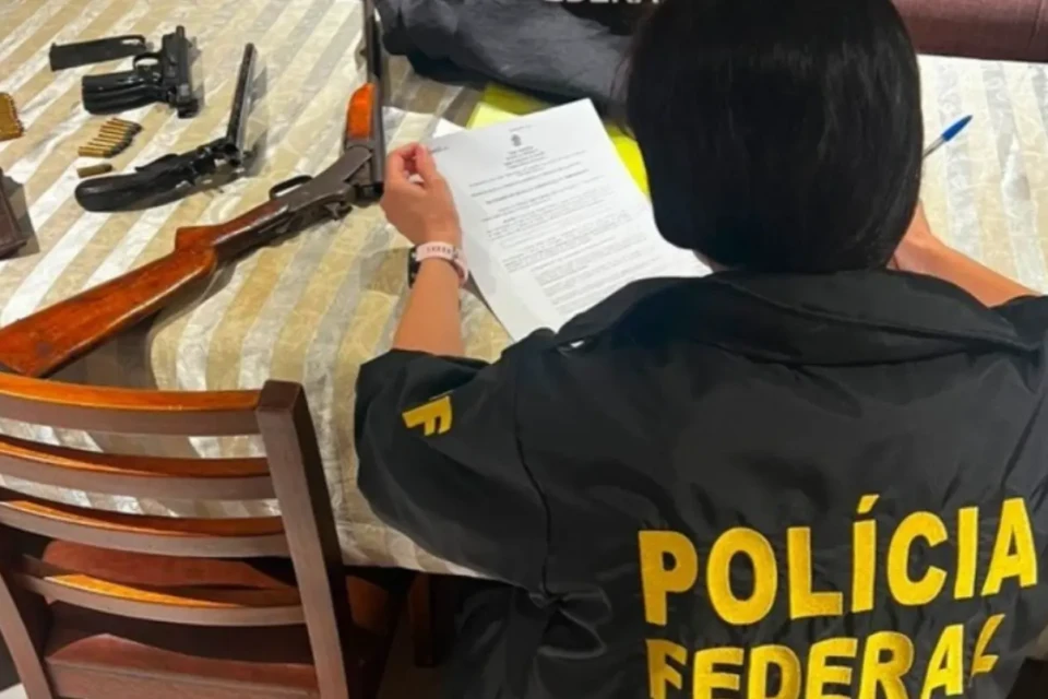 Operação da Polícia Federal mira esquema de contrabando internacional