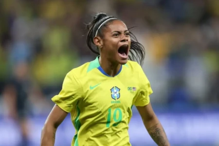 Tainá Maranhão comemora gol contra Estados Unidos em amistoso (Foto: Divulgação)
