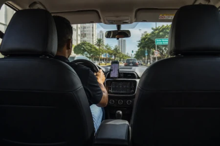 Goiás tem quatro no top 10: veja as cidades onde passageiros mais esquecem itens no Uber Estado é o que mais aparece no ranking