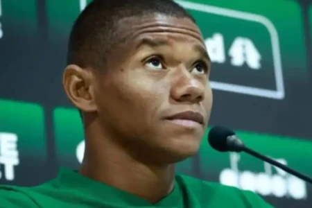 O volante do Goiás, Juninho (Foto: Rosiron Rodrigues/Goiás Esporte Clube)