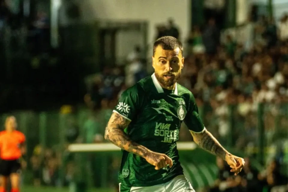 ‘Isso não vai mais acontecer’, diz Daniel Paulista após derrota do Goiás; treinador cobra reforços 22 lucas lima 10 06 26 ‘Isso não vai mais acontecer’, diz Daniel Paulista após derrota do Goiás; treinador cobra reforços