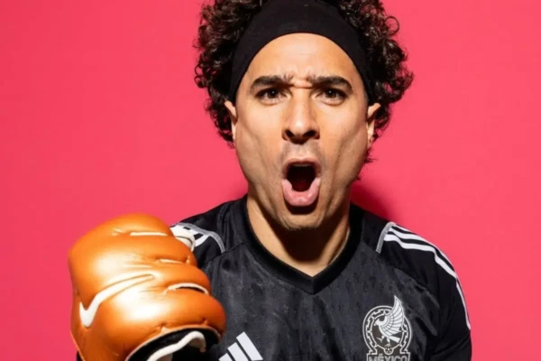 Goleiro símbolo das Copas, Ochoa deve ser reserva no México (Foto: Instagram)