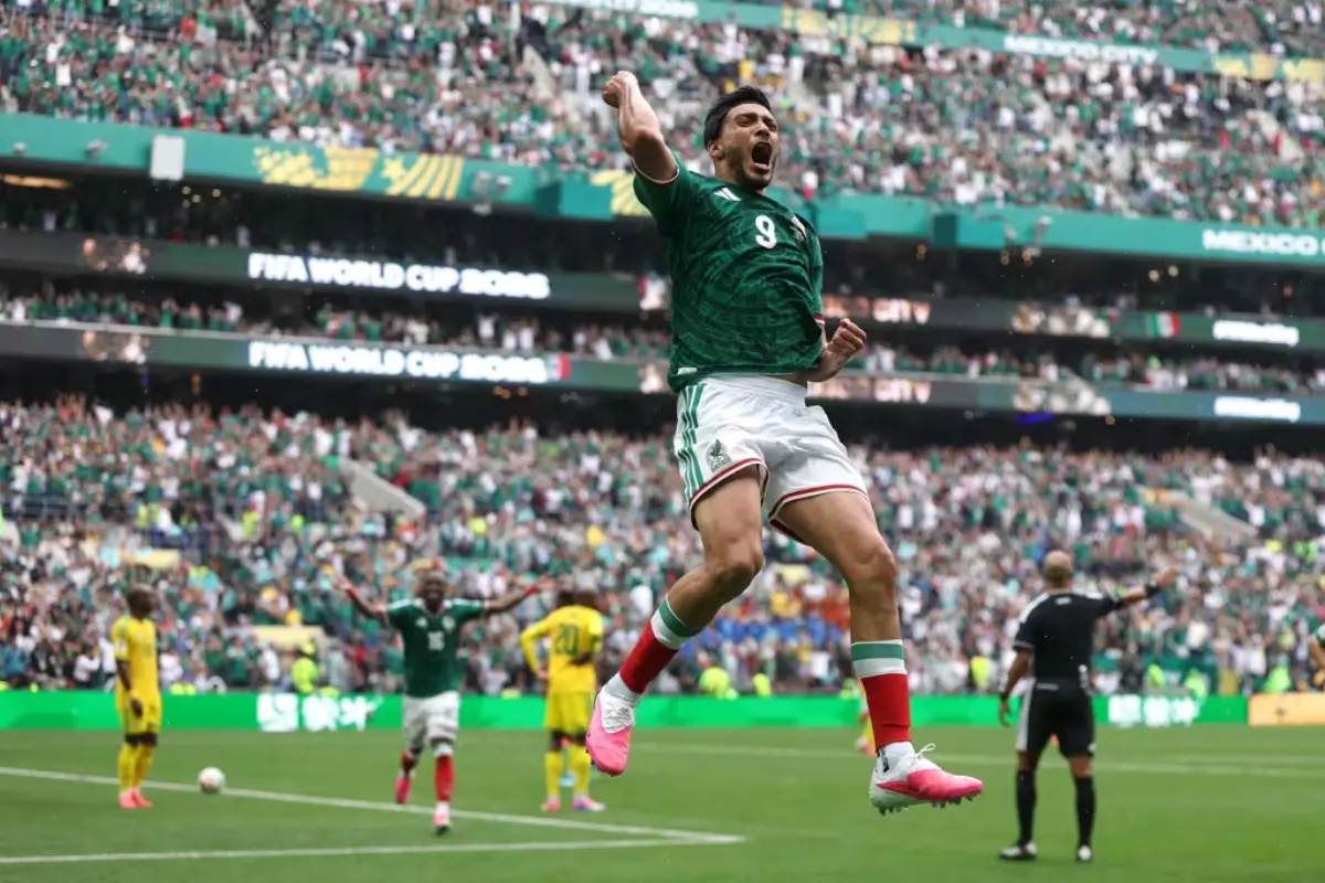 México triunfa na abertura da Copa do Mundo em jogo tenso com três cartões vermelhos México triunfa na abertura da Copa do Mundo em jogo tenso com três cartões vermelhos