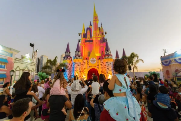 Parque temático infantil volta a Goiânia com pista de gelo e novas atrações nas férias de julho