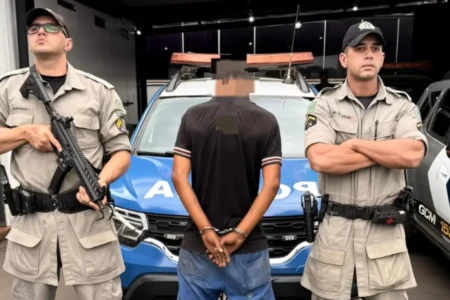 Motorista preso por embriaguez - (Foto: rweprodução/PM)