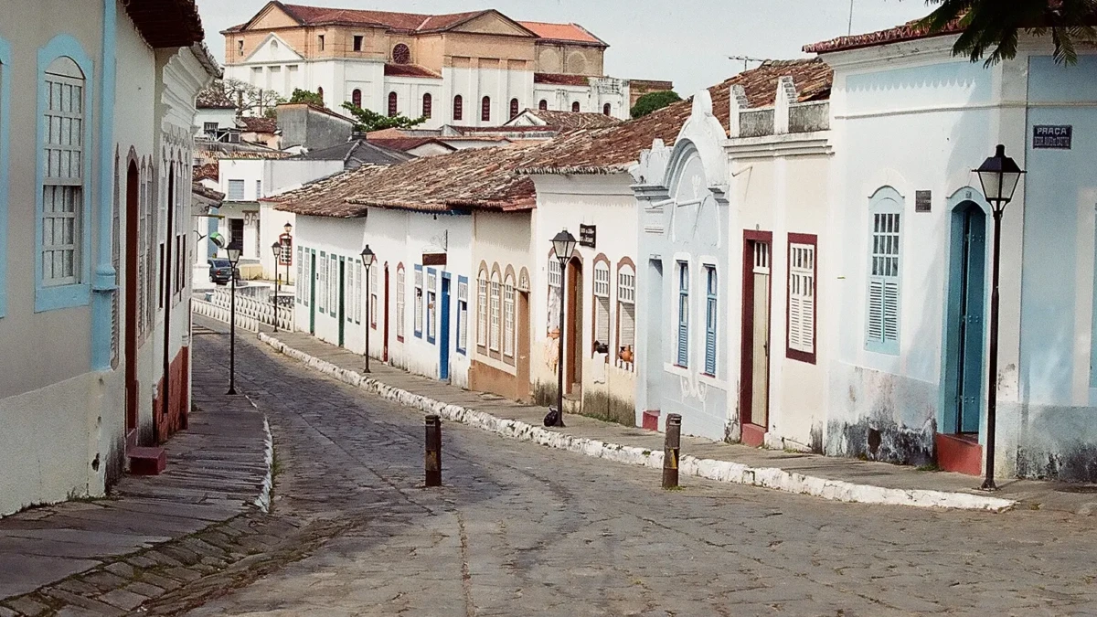 Casa Território reúne arte, formação e debates com programação gratuita na Cidade de Goiás Iniciativa ocupa casarão cultural durante o Fica