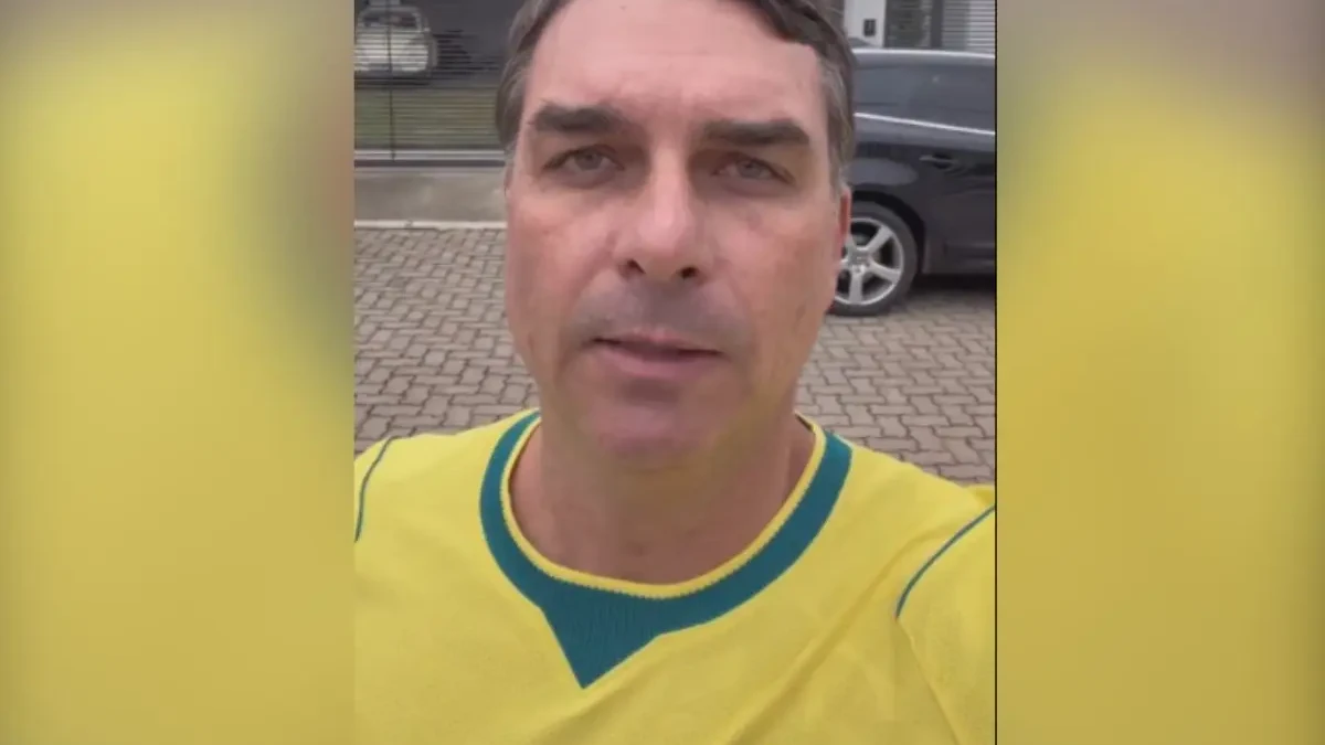 Flávio lamenta que não poderá ver jogo do Brasil com Jair Bolsonaro (Foto: Reprodução)