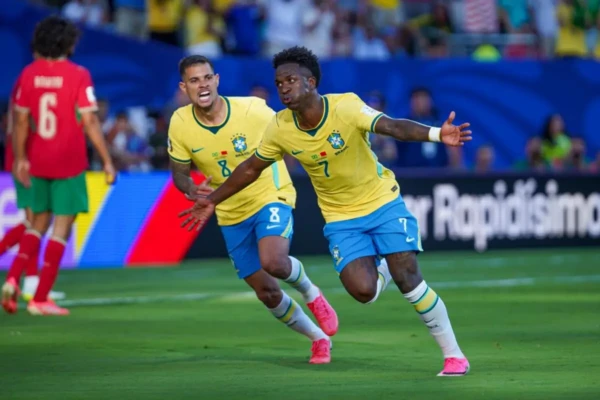 Imprensa internacional elogia Marrocos e 'magia' de Vini Jr., com críticas à seleção brasileira Seleção estreou na Copa com empate de 1 a 1