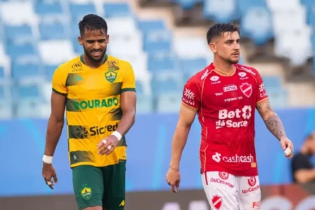 Jogo entre Cuiabá e Vila Nova na Série B