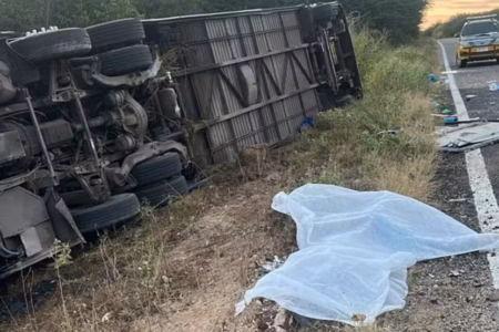 Acidente com ônibus de time de basquete deixa sete mortos no Ceará Mais de 30 pessoas ficam feridas no acidente