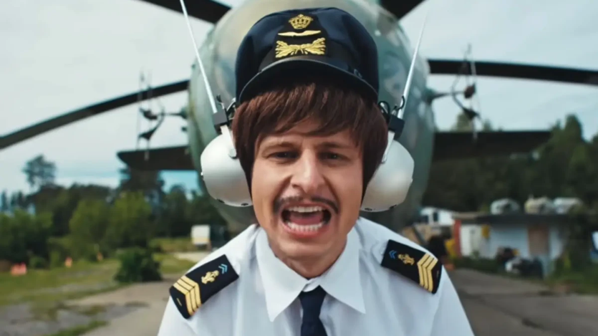 Oliver Tree já lançou clipe entre dois helicópteros: 'Coloque flores no meu túmulo', diz letra Cantor americano acidente entre duas aeronaves