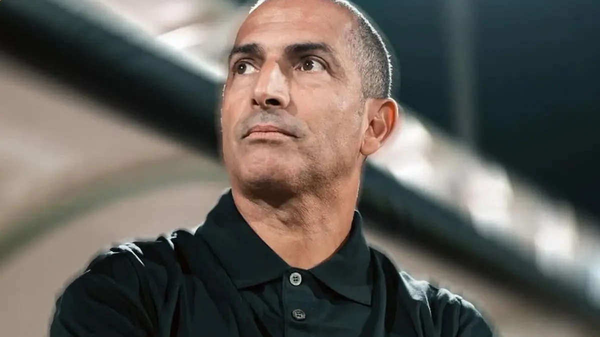 Técnico Sabri Lamouchi foi demitido do comando da seleção da Tunísia (Foto: Divulgação)