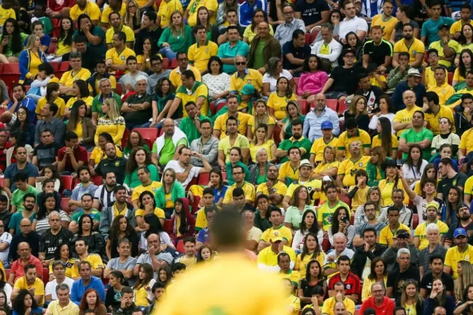Devedores de pensão podem ser impedidos de entrar em estádios de futebol; entenda