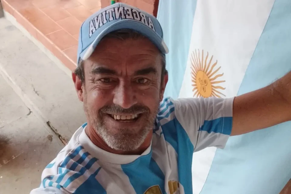 Brasileiro e apaixonado pela Argentina afirma que Messi supera Pelé e Maradona