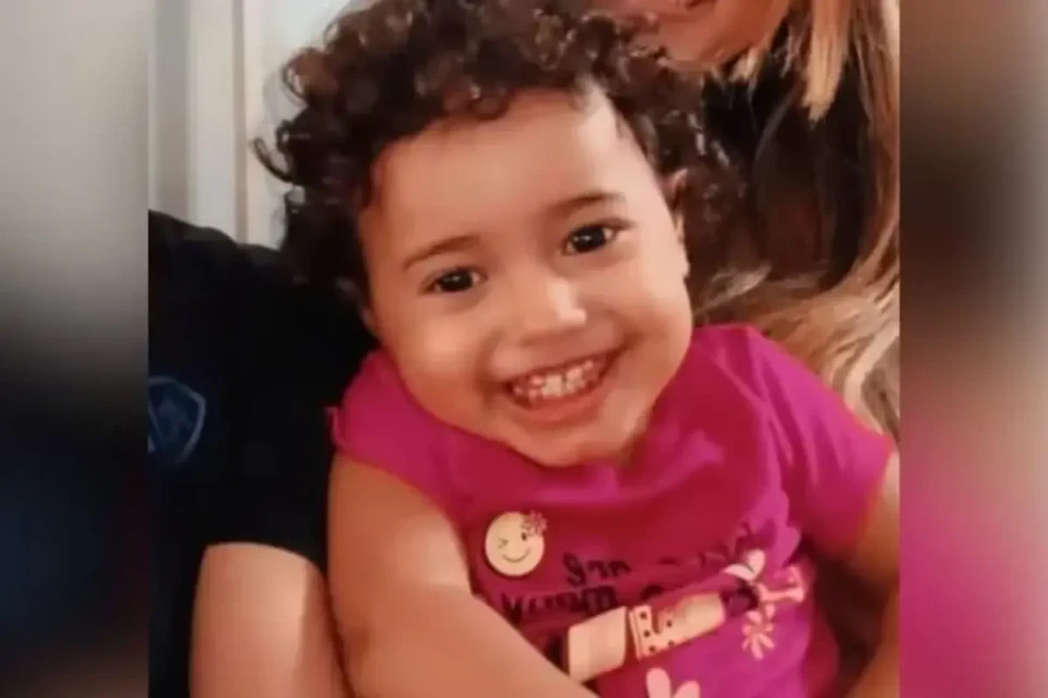 Polícia acredita que menina de 2 anos encontrada morta em rio pode ter se afogado; corpo não apresentava sinais de violência