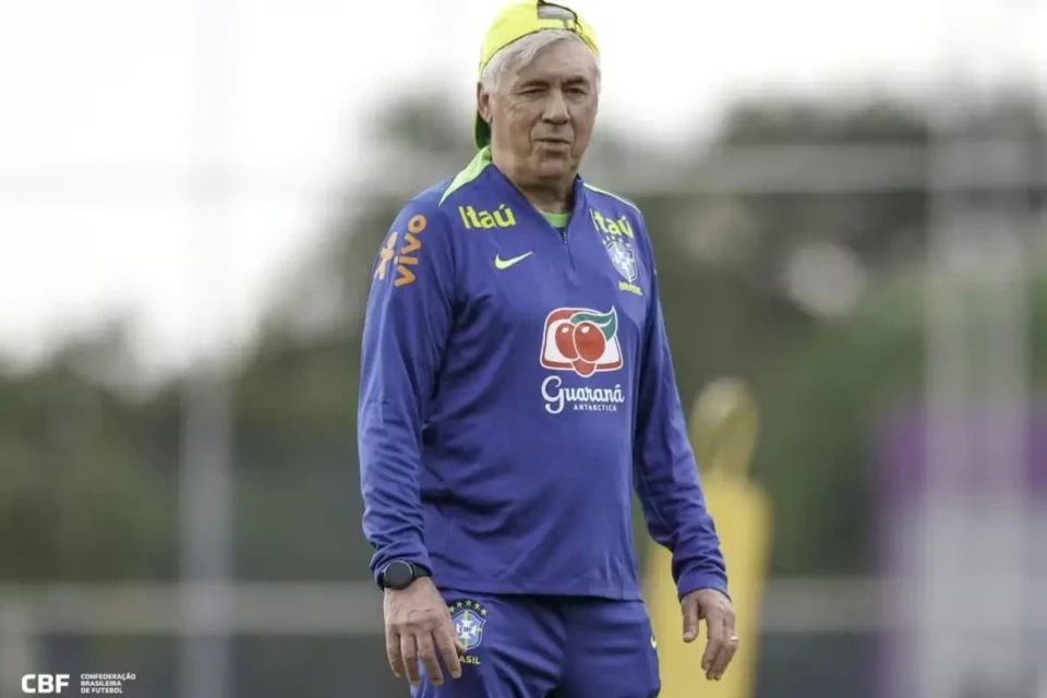 Ancelotti faz alterações no penúltimo treino da seleção antes de jogo contra Haiti (Foto: CBF)