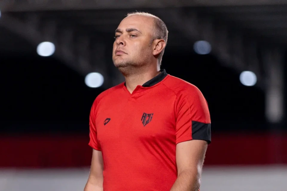 RENAN-BRITO-AUXILIAR-TECNICO-ATLETICO-GO-FOTO-RAPHAEL-TEIXEIRA-