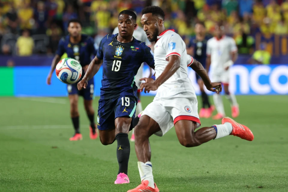 Brasil joga com dois menores de 20 anos em Copa pela 1ª vez desde Pelé e Mazola (Foto: EFE/Folhapress)