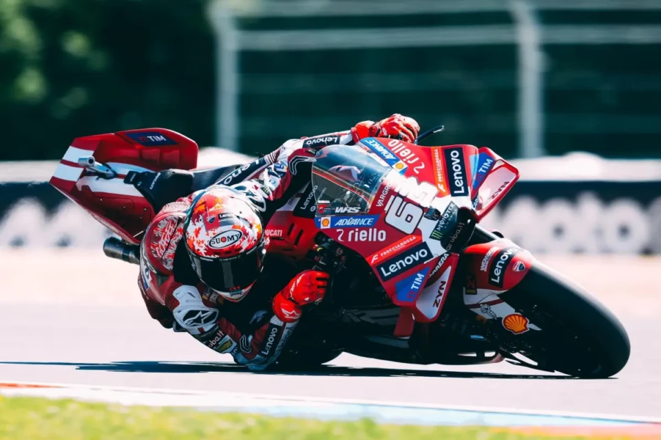 Bagnaia em corrida de MotoGP na República Tcheca