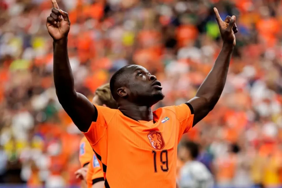 Brobbey comemora gol da Holanda contra a Suécia