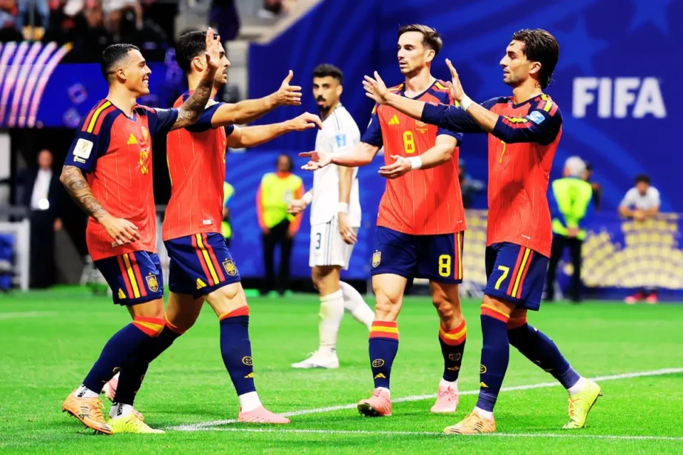 Com Yamal de volta, Espanha goleia Arábia e acaba com desconfiança da estreia (Foto: Fifa)