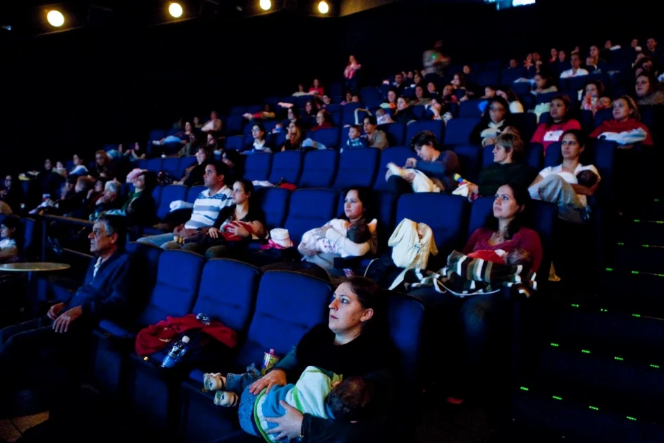 Cinema exibe “Toy Story 5” em sessão adaptada para famílias com bebês em Goiânia