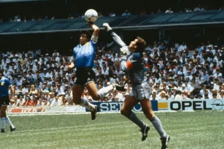 No mesmo jogo, camisa 10 marcou o “gol do século” (Foto: Reprodução)