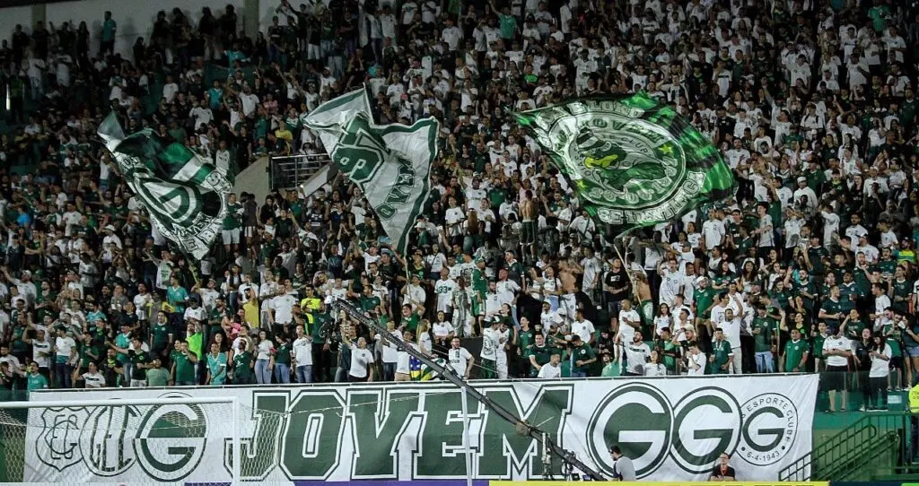 Goias-torcida-na-Serrinha ROSIRON RODRIGUES GEC