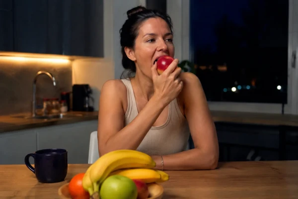 Saiba quais frutas você deve comer e as que deve evitar antes de dormir Escolhas alimentares podem influenciar sua noite de descanso