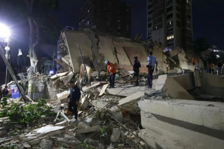Dois brasileiros morrem em terremotos na Venezuela Terremoto de magnitude 7,5 foi o mais forte da Venezuela desde 1900