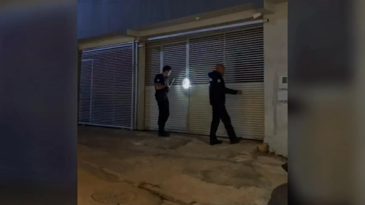 Policiais cumprindo mandados - (Foto: reprodução/PC)