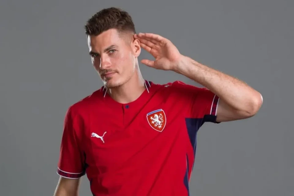 Astro da Tchequia se aposenta da seleção após fiasco na Copa (Foto: Instagram)