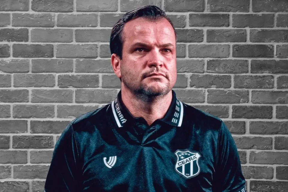 Ex-técnico do Goiás Daniel Paulista já estará em campo com novo time no domingo (28) (Foto: Instagram)