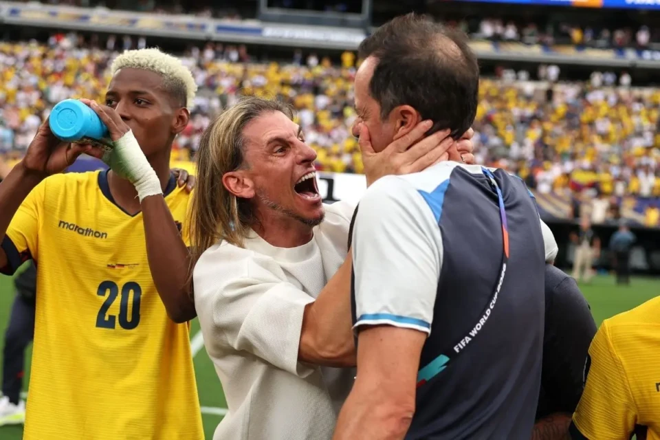 Equador se classifica para o mata-mata da Copa após 2 a 1 contra Alemanha