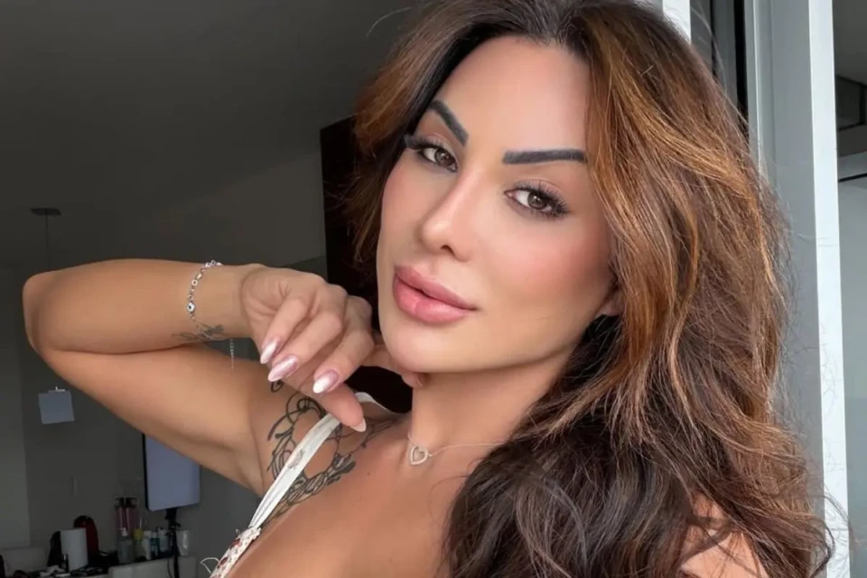 Contrato proíbe miss trans de revelar romance com ex-jogador da seleção (Foto: Instagram)