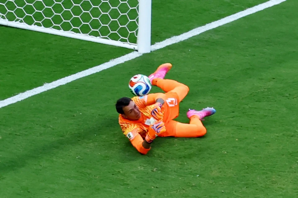 Fernando Muslera, goleiro do Uruguai: falha resultou em gol (Foto: Reuters/Folhapress)
