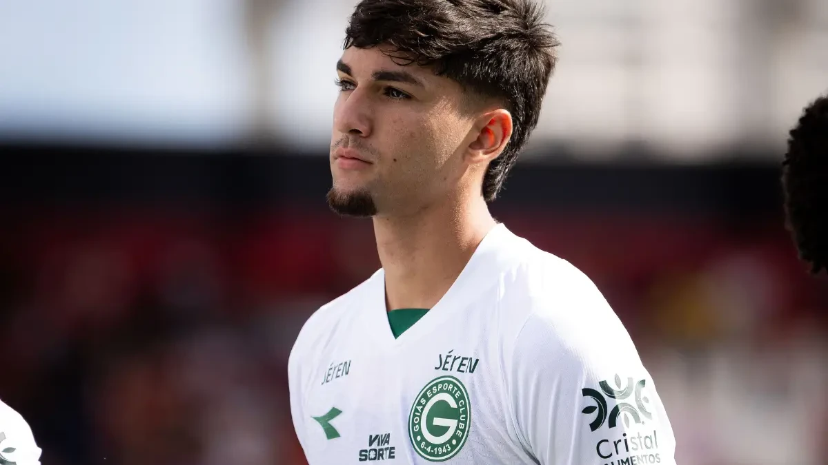 Lucas Rodrigues preocupa o Goiás após sair lesionado contra o Náutico (Foto: Heber Gomes)