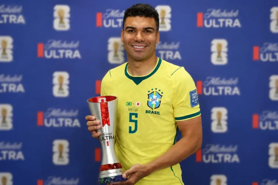 CASEMIRO COPA ELEITO MELHOR CAMPO JAPÃO