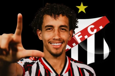 Atacante Juninho, do Anápolis: escalações do jogo contra Caxias (Foto: Mais Goiás)