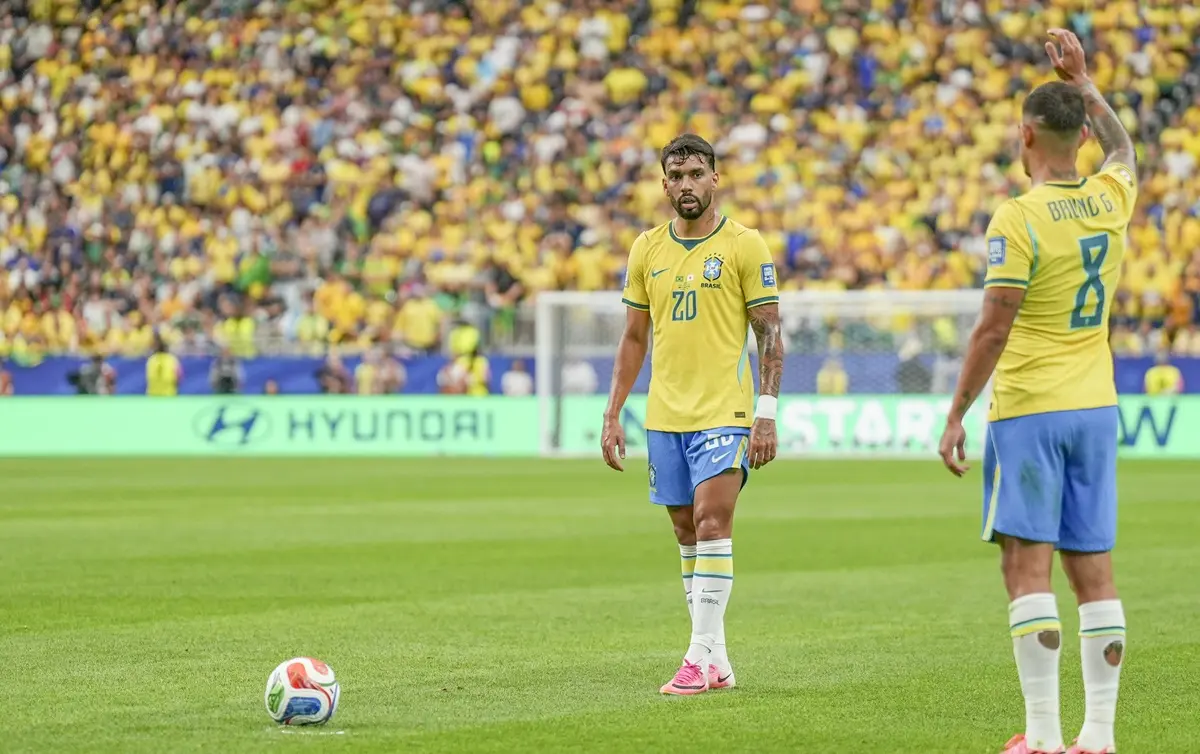 Lucas Paquetá em jogo da seleção na Copa