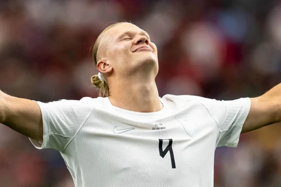 Haaland comemora gol da Noruega contra a Costa do Marfim