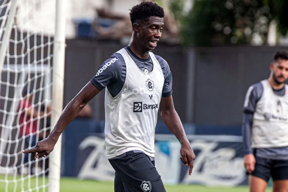 João Pedro em treino pelo Remo