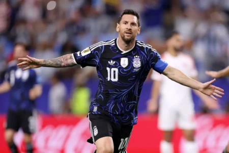 Messi em jogo pela Argentina na Copa do Mundo