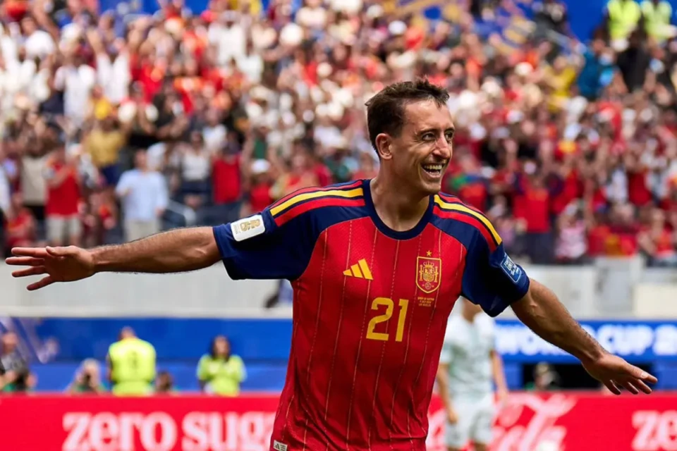 Oyarzabal assume protagonismo e vira esperança da Espanha