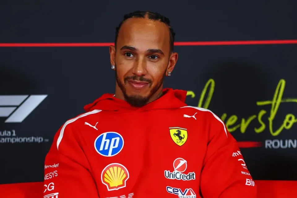 Hamilton irá permanecer na Ferrari até 2027
