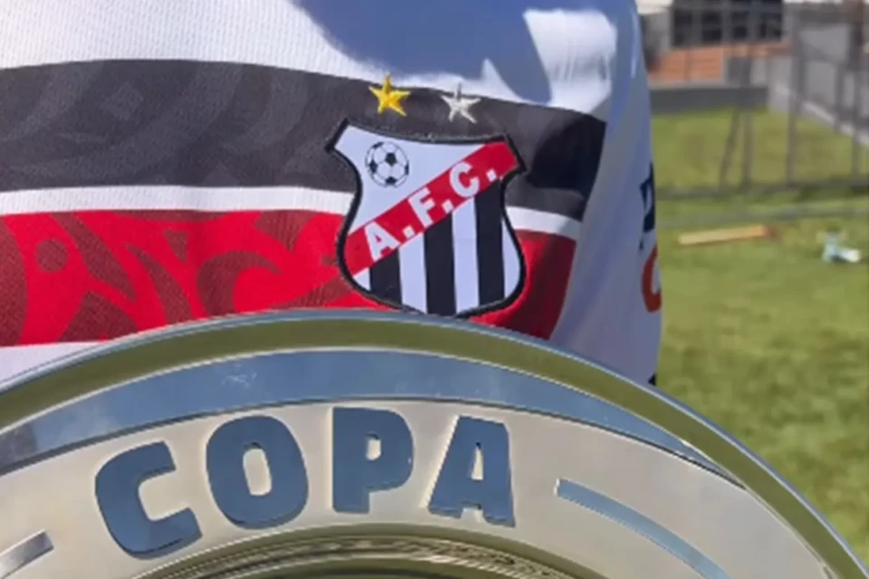 Escudo do Anápolis com a segunda estrela