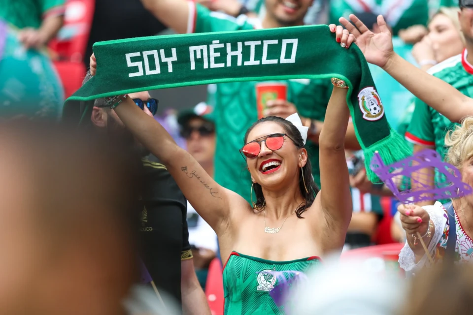 Ingressos chegam a 36 mil dólares para jogo entre México e Inglaterra na Copa (Foto: Folhapress)