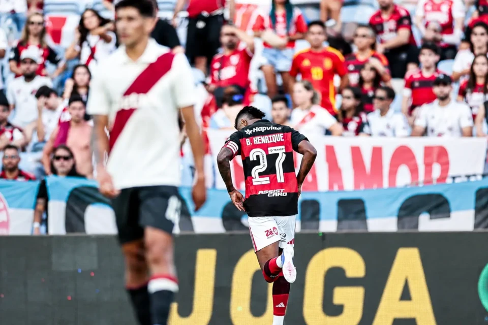 Flamengo segue com série de amistosos durante a Copa (Foto: Reprodução / Instagram)