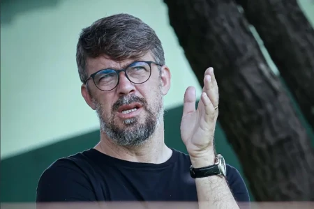 Michel Alves fala sobre salários atrasados Goiás