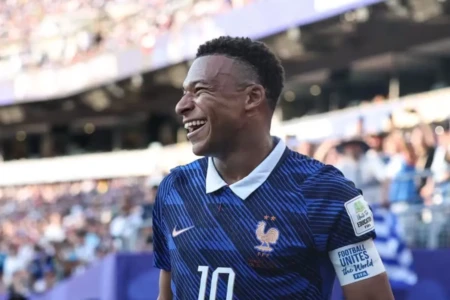 França vence Paraguai no 'modo Copa Libertadores' e chega às quartas de final (Foto: Instagram)